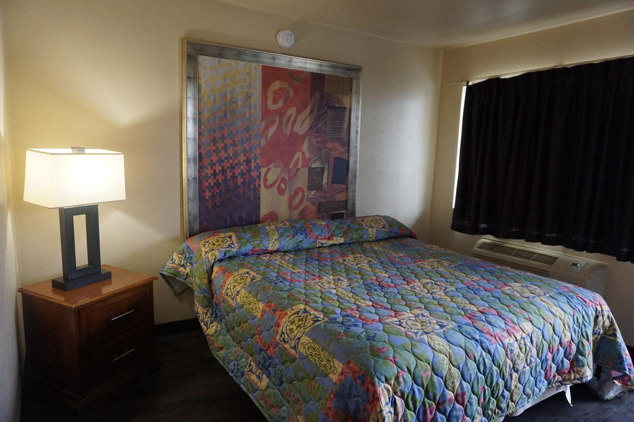 Econo Lodge San Antonio Northeast I-35 Екстер'єр фото