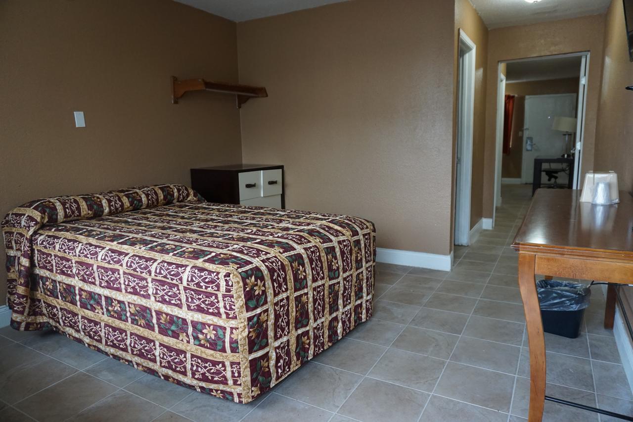 Econo Lodge San Antonio Northeast I-35 Екстер'єр фото